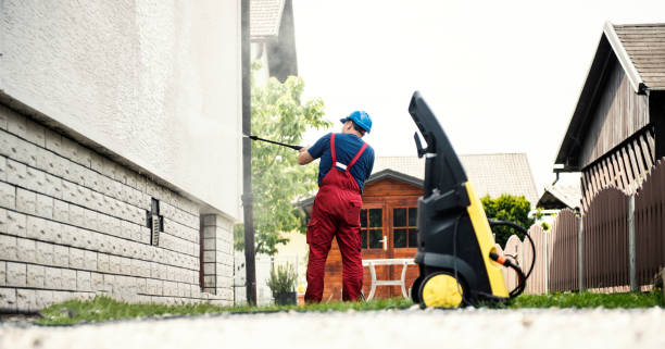 Best Animal Enclosure Cleaning  in Salinas, CA